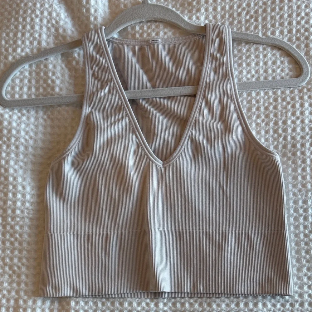 Athleta V-Neck Ribbed Cropped Tank - Picture 1 of 2